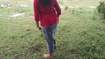 Image जंगल में चूत में ऊँगली कर रही सौतेली मॉम की नजदीक होटल में दमदार xxxx चुदाई