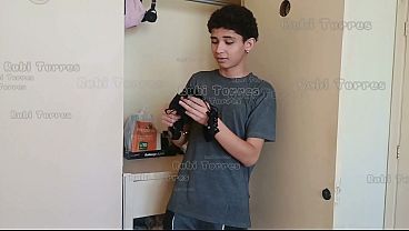 Image Peguei o safado do meu meio irm&atilde_o cheirando minha calcinha no guarda roupa e o castiguei dando a buceta pra ele COMPLETO NO RED