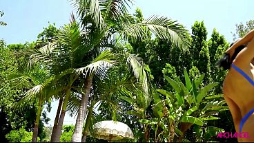 Image Aaliyah Hadid Shakes Her Amazing Ass on Huge Cock