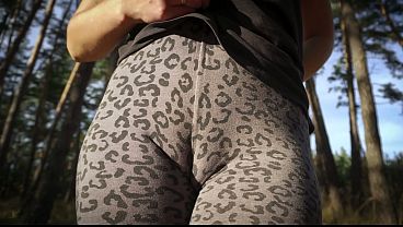 Image Girl Teases Her Big Cameltoe In Leopard Leggings Outdoors