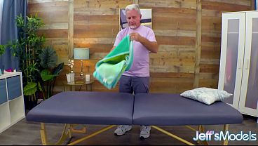 Image Curvy Redhead Adora Bell Gets a Perfect Rubdown