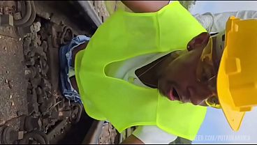 Image OS OPER&Aacute_RIOS FORAM FAZER UMA MANUTEN&Ccedil_&Atilde_O NUMA LINHA FERREA E O TRABALHO FOI PESADO COM O COLEGA PASSIVO NO MEUS DOS TRILHOS