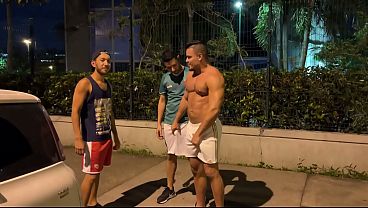 Image Dotados socando fundo no maromba na rua e no carro