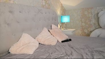 Image She showed her big tits