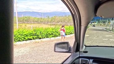 Image Flaca de 18 A&ntilde_os Perdida en la Carretera Entrega el Co&ntilde_o a un desconocido Pervertido Por dinero