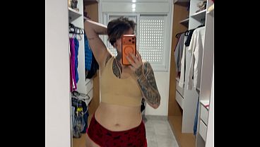 Image Meu marido com seu pinto pequeno tentando foder meu cuzao gigante!