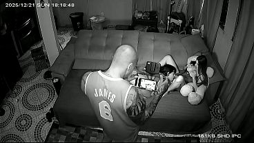 Image Marido filma esposa tendo rela&ccedil_&atilde_o sexual com mulher.