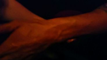 Image GLORY HOLE - MORENO DOTADO ME COMENDO NA FRENTE DO MARIDO