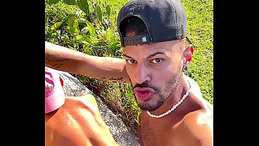 Image Curto botelhar rabetas no mato,voc&ecirc_ quer tamb&eacute_m?