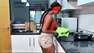 Image Minha empregada n&atilde_o limpou a casa direito , ent&atilde_o coloquei ela pra engasgar na pica ... COMPLETO NO SHEER/RED