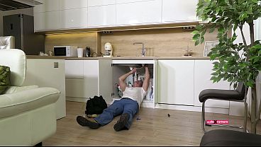 Image The plumber and the squirting housewife V.2 (short)