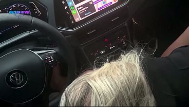 Image A CAMINHO DO CARNAVAL DE BALNE&Aacute_RIO CAMBORIU DEI PARA O CORNO NO MEIO DO TR&Acirc_NSITO