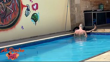 Image Banho de piscina com novinha de 18 anos acaba em sexo e v&iacute_deo vazado