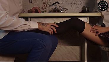 Image The student invited her classmate to visit but she didn't think it would end that way