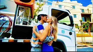 Image FUNCIONARIO DA ENEL FOI CORTAR A LUZ E COMEU CU DA CASADA E CAIU NA NET E FOI DEMITIDO