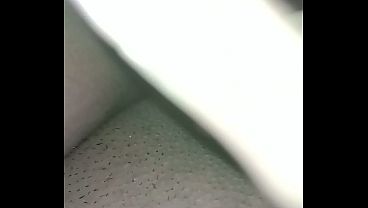 Image EXIBINDO E TOCANDO BUCETINHA PUTINHA SAFADA DA PPK PELUDINHA