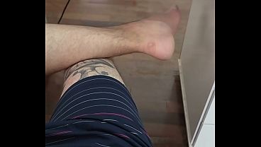 Image MOSTRANDO MEU P&Eacute_ E BATENDO PUNHETA