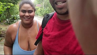 Image Me exibindo na rua e todos olhando saindo da praia de abrico ( Nudismo total)