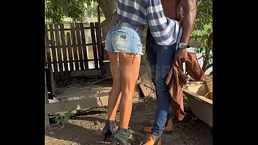 Image Seduzi o Caseiro Neg&atilde_o BBC na Fazenda do Meu Marido, Ele Me Fodeu Gostoso, Gozou Dentro da Minha Buceta Sem Camisinha e Mandou o Corno Limpar