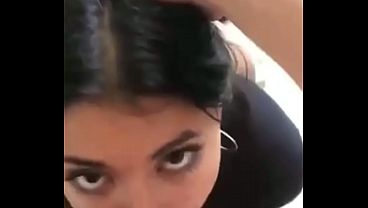 Image A mi madrastra le gust&oacute_ un video y ahora se quiere grabar siempre conmigo