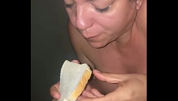 Image ALIMENTEI MINHA PUTA COM PORRA NA P&Acirc_O