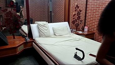 Image Bastidores da grava&ccedil_&atilde_o da safada Myllena Rios fazendo papel de esposa que fode com os amigos do corno enquanto ele filma