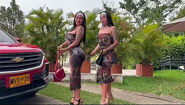Image Beautiful girls walk around showing off their huge asses to get fucked (Bucaramanga)