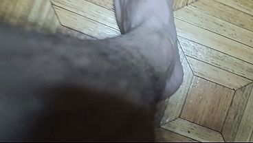 Image Corpos naturais! Venha gozar nos meus p&eacute_s e em meu corpo peludo