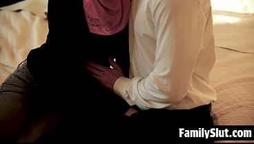 Image Daddy Pulls out His Dick, Feeding It to His Horny Muslim Stepdaughter - Familyslut