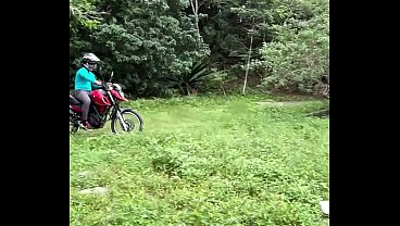 Image Fodendo com meus amigos numa ilha deserta