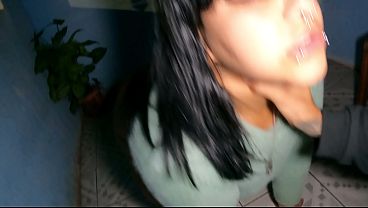 Image GORDINHA RABUDA FOI PEGA FUMANDO NA AREA SO DE CALCINHA SE EXIBINDO PRO VIZINHO