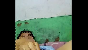 Image Ibu Mertua Suka melakukan Panggilan Video