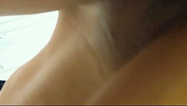 Image Infiel hablando por tel&eacute_fono con su novio el doctor