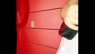 Image Izin sama suami pergi ke pipis, tapi malah ngentot di kamar mandi dengan selingkuhannya