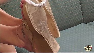 Image Katarina is a one nasty bitch that loves getting that sweet DP from two guys.