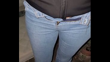 Image Me cojo a la amiga de mi novia en la calle Nos echamos un rapidin en un terreno baldio y ella me quita el condon!!