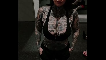 Image Melody Radford shows off hot body at the gym