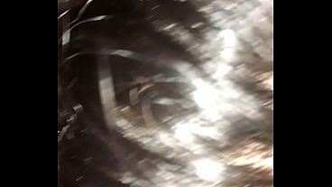 Image Neg&atilde_o Pauzudo foi entregar encomenda e fudeu a casadinha gostosa na frente do corno.