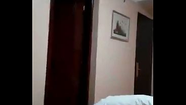 Image RAPIDO ROMPEME EL CULO ANTES QUE LLEGUE MIS PADRES