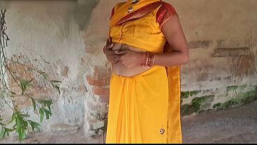 Image Satin Silk Saree Muslim Aunty Desi indian lover openly boob press outdoors and