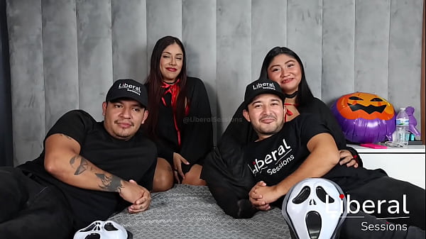 Image Un juego previo antes de compartir sus esposas.