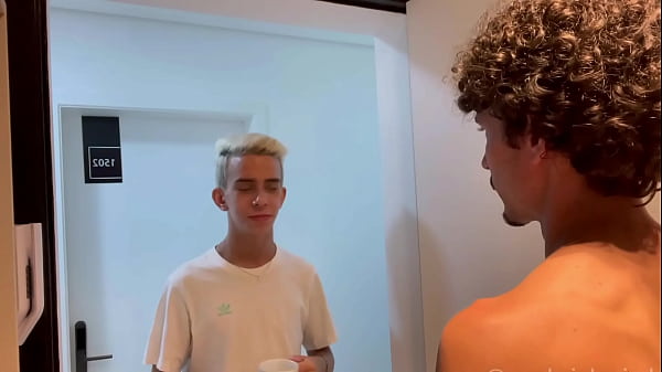 Image VIZINHO QUERIA A&Ccedil_UCAR E GANHOU FOI LEITE